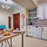 Academia アパート Rhodes City