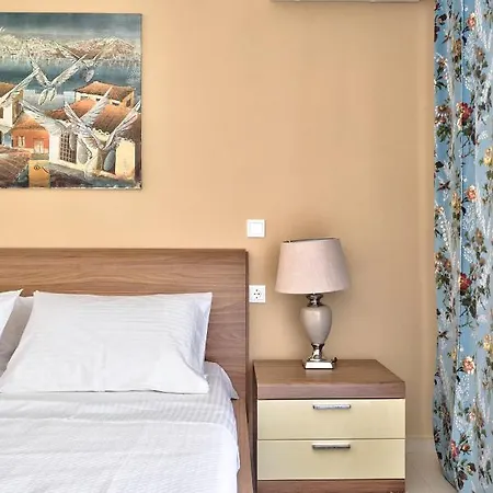 Apartment Academia *